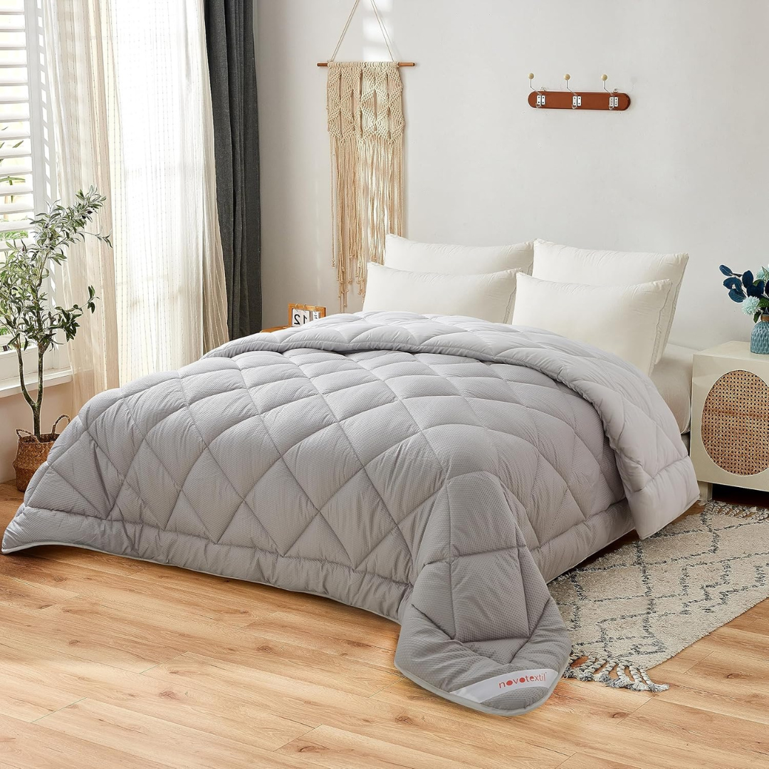 Novotextil- Couette bicolore. microfibre. Densité 350gr/m2 Biege