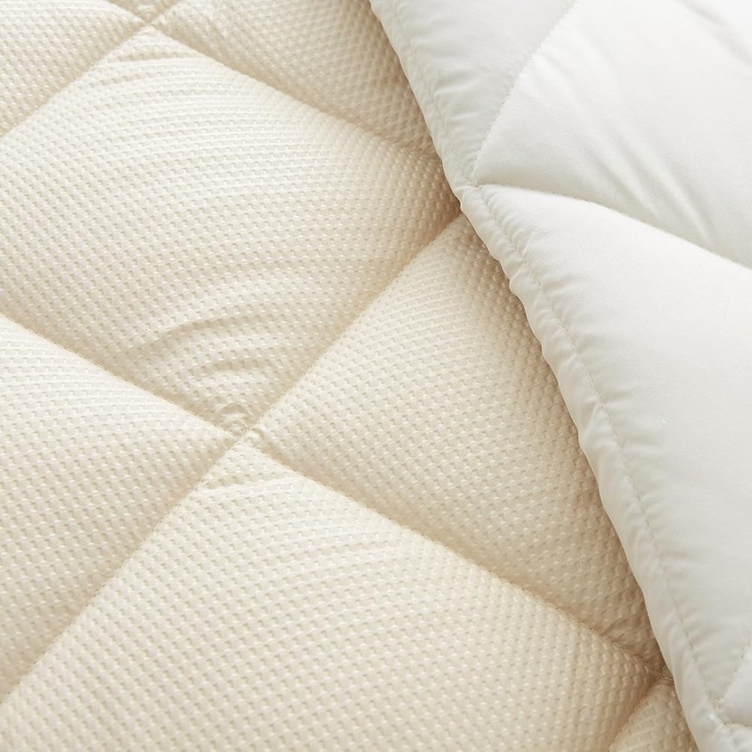 Novotextil- Couette bicolore. microfibre. Densité 350gr/m2 Biege